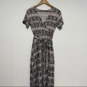 🦋Women’s Elephant Print Black Maxi Dress Size S/M